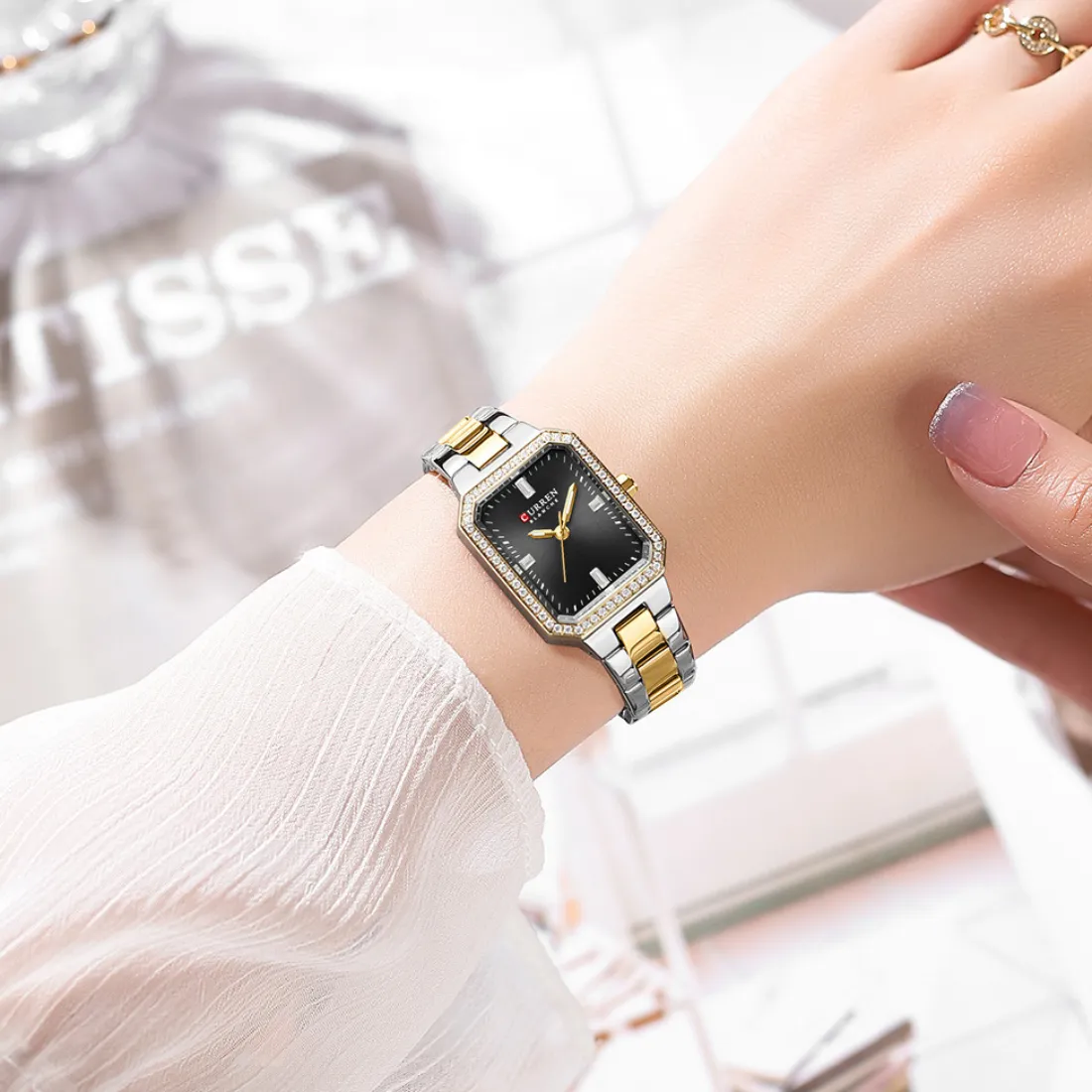 CURREN Blanche Elegant Rhinestone Women's Watch | Stainless Steel Strap